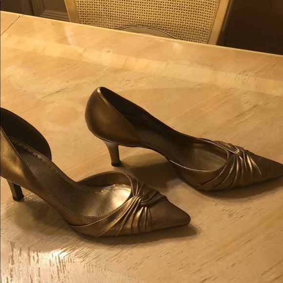 Shoes - Picture 2 of 2